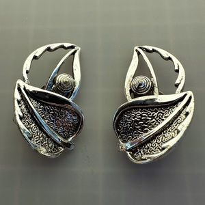 Sarah Coventry Windsong Silver Tone Earrings- Clip On- Signed Vintage